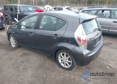 2012 Toyota Prius C Three из США, поврежденный, VIN JTDKDTB34C1018358